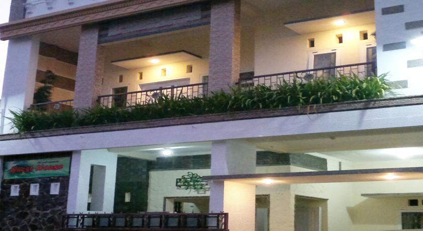 Griya Nelwan Guest House Malang Dış mekan fotoğraf